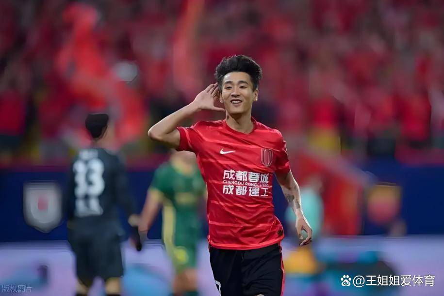 包含清晨德国杯焦点战，拉齐奥门线救险，球迷炸锅，医务组通报恢复的词条